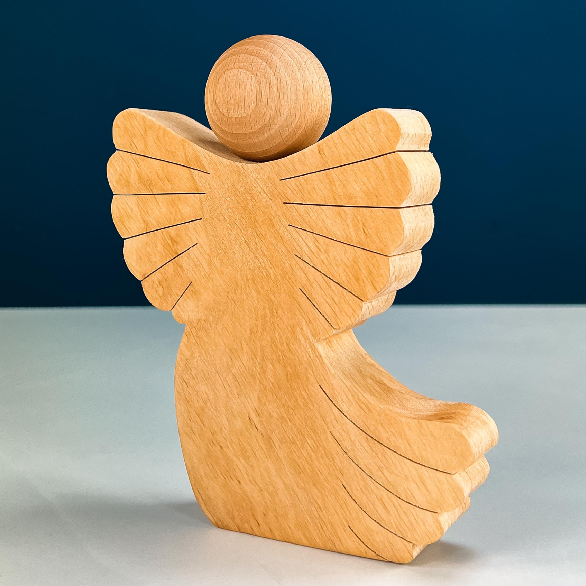 Personalisierter Holzengel mit Schweif - Die Liebe höret nimmer auf